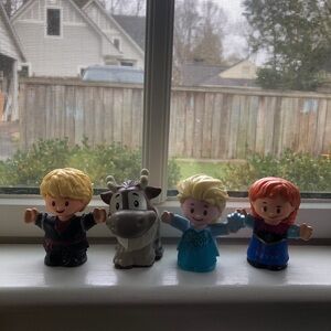 Fisher-Price Little People Frozen Characters Lot of 4 Anna Elsa Kristoff Sven